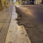 L’asfalto che invade il marciapiede
